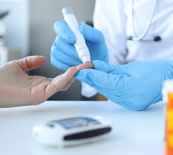 خدمة تحليل الدهون الثلاثية من المنزل